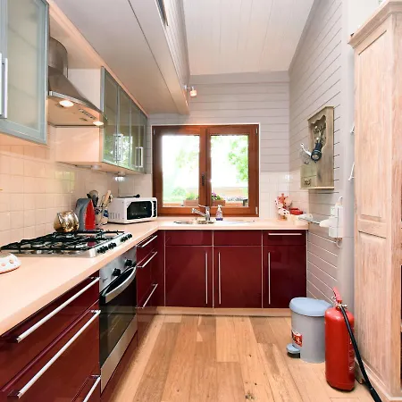 Tranquil Chalet With Sauna In